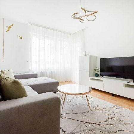 Modern Two-Bedroom Apartment With Free Parking Budapest Exteriör bild