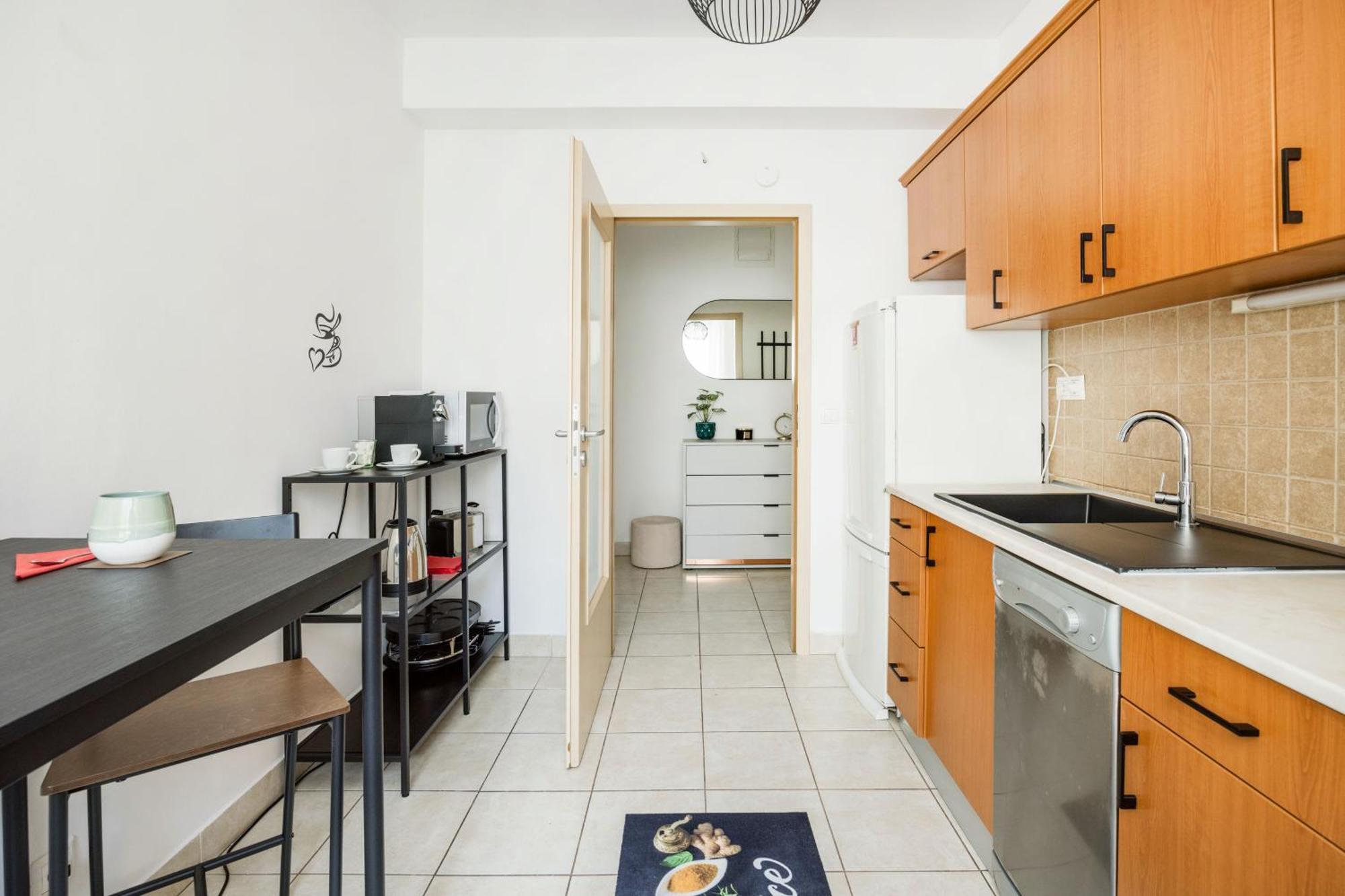 Modern Two-Bedroom Apartment With Free Parking Budapest Exteriör bild